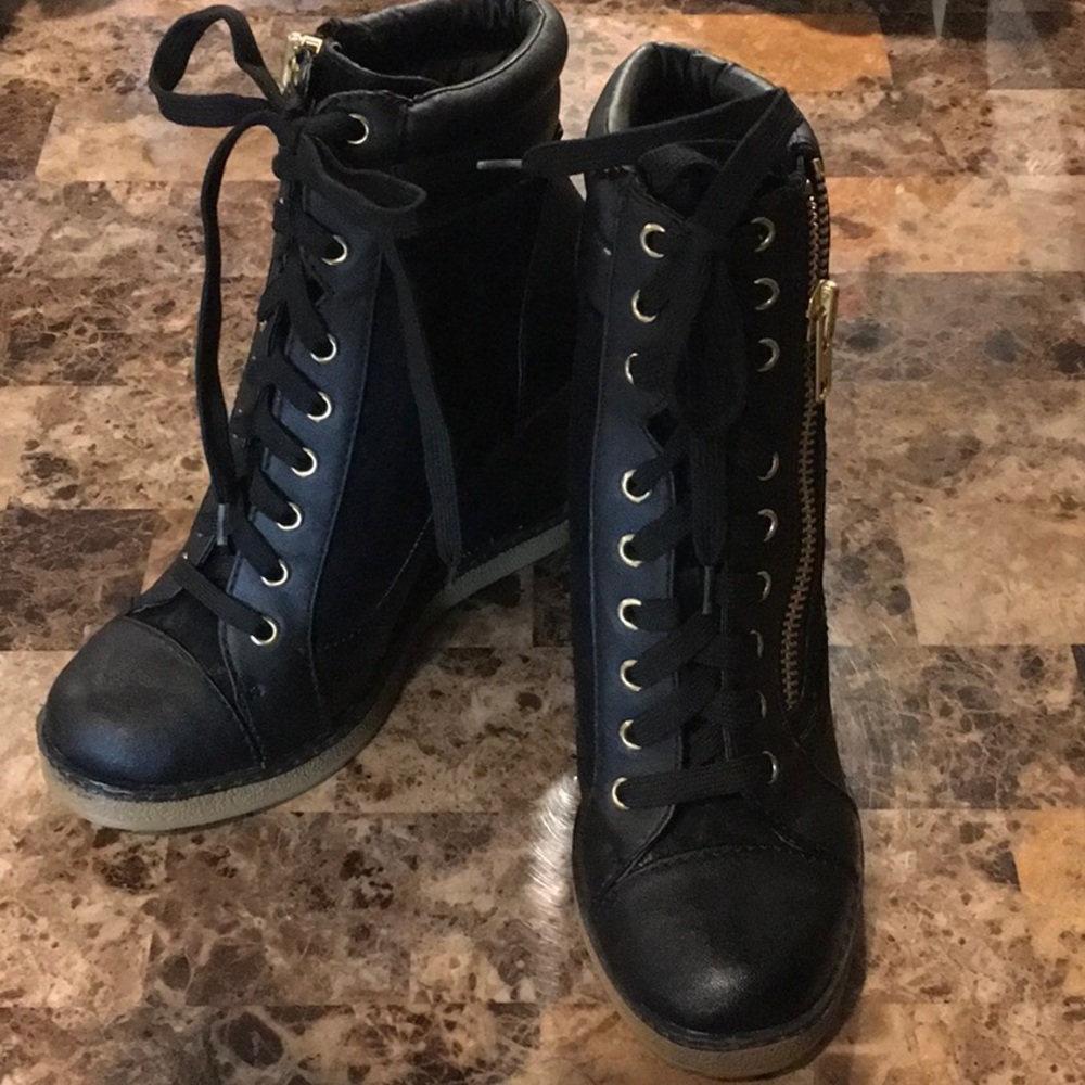 Report Black Laced Boots